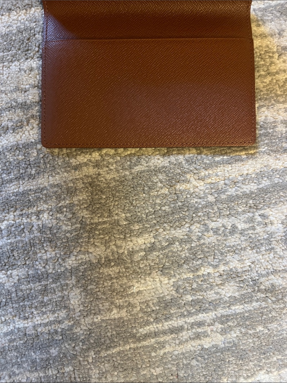 Louis Vuitton Monogram Passport Holder in Classic Monogram Print - Picture 3 of 4